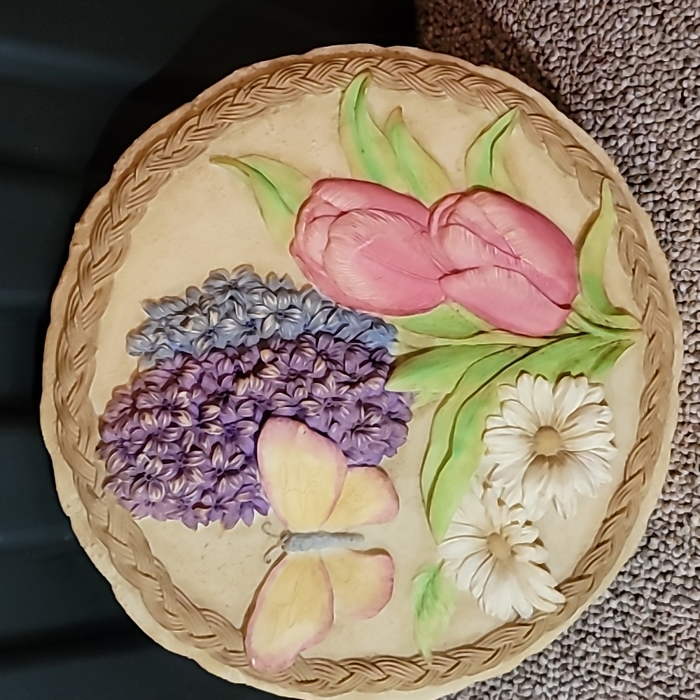 Very beautiful Is 12" Porcelain wall or fence décor indoor or outdoor used mint